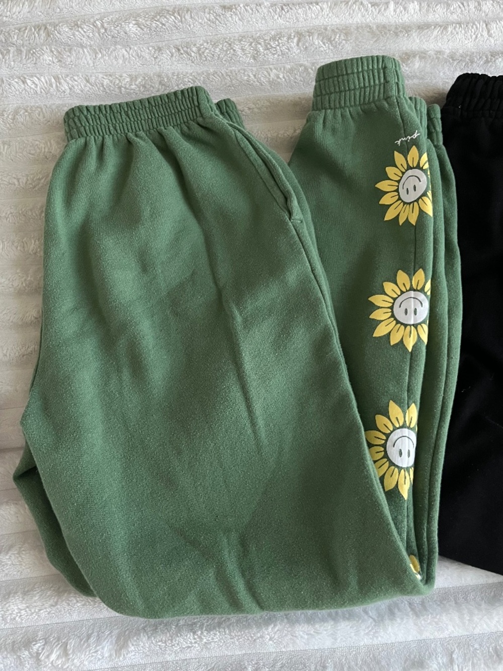 [SOLD on another platform] HOLLISTER PINK Jogger Sweat Pant Bundle of 3 - Picture 3 of 10